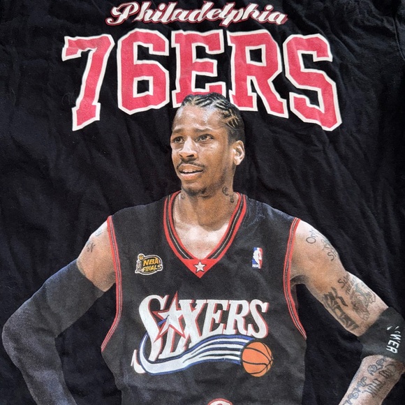 Mitchell & Ness: Allen Iverson x Philadelphia 76’ers Throwback T-Shirt: Large - Picture 4 of 4